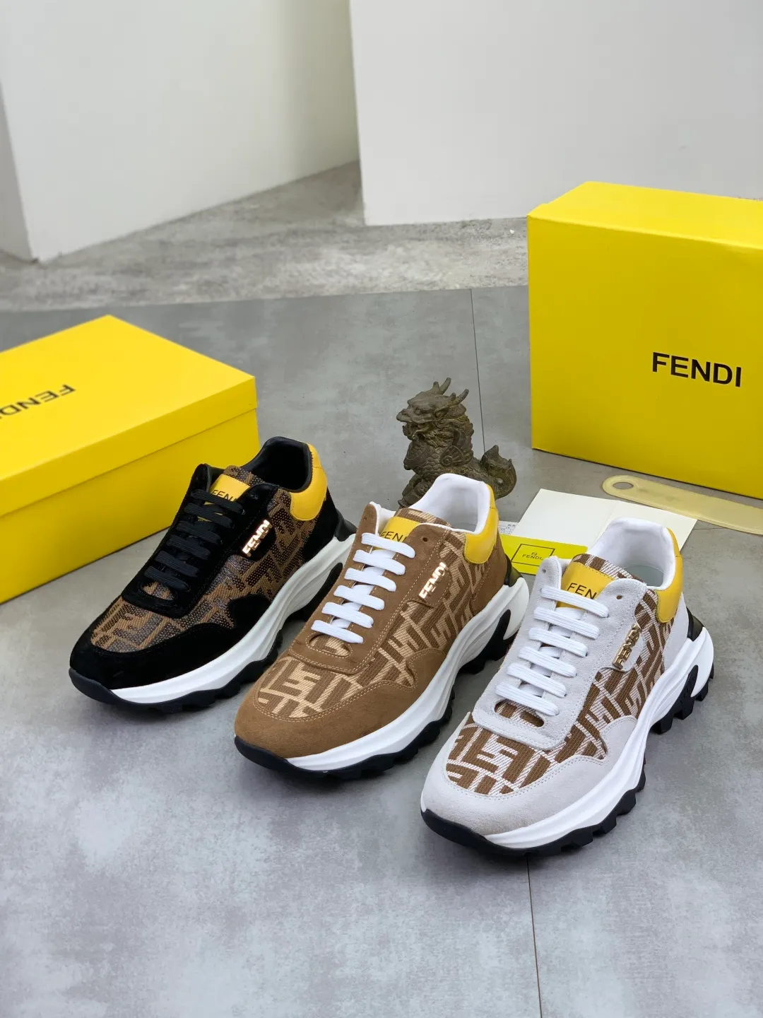 ​Men's shoes 💰P440 💰【New】Little monster 🆘 New FENDI 🕶️🕶️Simple routing effect, showing an elegant and cool driving shoe 🎬Using imported calfskin + first-layer pigskin lining🐂Excellent material🎬Detailed workmanship 🤗Comfortable foot feel➰➰. ​Pair it with any outfit to show your taste and temperament, low-key luxury ♻️Design ​simple and elegant ​noble and fashionable 🍃​Very loved and favored by trendy men 💓❤️Size: 38-44 (45 customized) 3️⃣ colors available